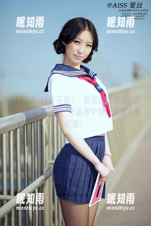 AISS爱丝(钻石版) - 倒是被松果儿的钻石特辑惊艳到了，作品集中每张都想多看几眼！
