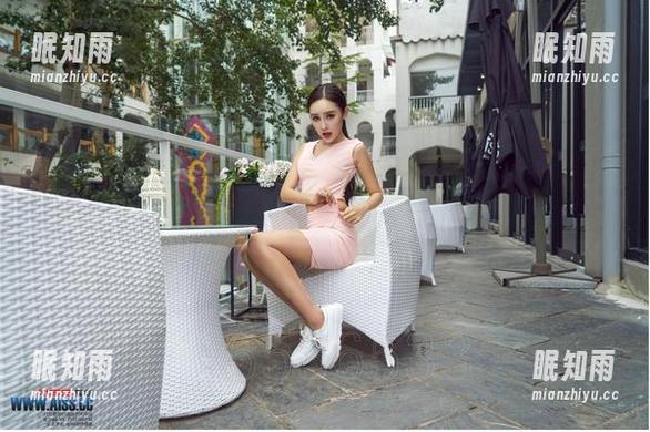 到底爱丝的闪耀双丝有多迷人？福利一看便知。