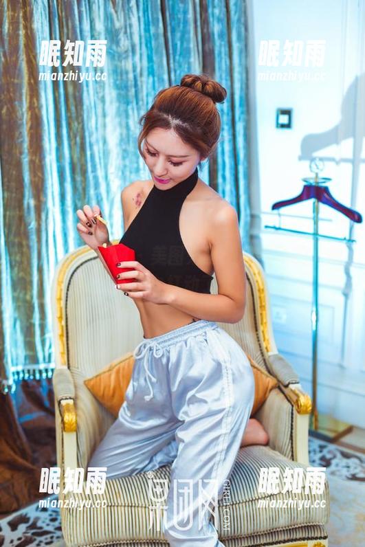 GIRLT果团网 - 美图来啦！黄歆苑的“妹妹”无意中打动了我的内心