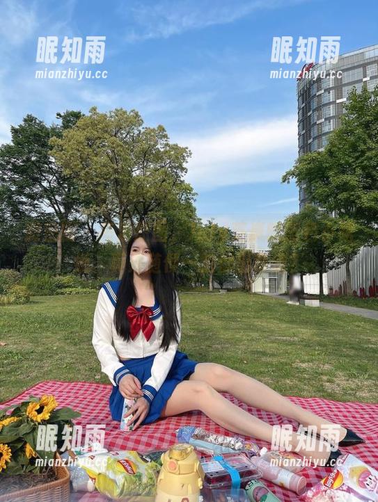 July芝岚 微密圈 - 高清原图,July芝岚的蓝色小裙纸,真是随便一拍都出奇迹?