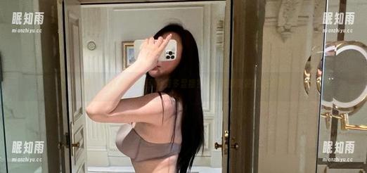 微密圈 - MIYA的礼服到底有多显瘦？原图来看妥妥的逆天赐福！