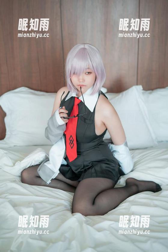 Mimmi(밈미)校服精选，不经意间的俏皮与认真并存。