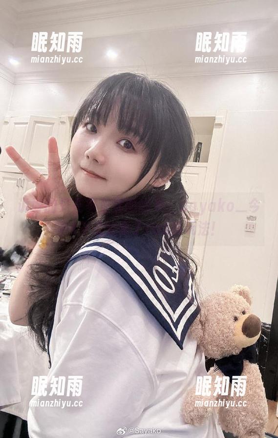 说好的只在家里穿的睡衣，Sayako＿今年4岁来分享了cos新玩法！