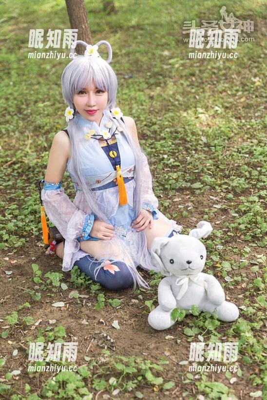 TouTiao头条女神-李丽莎 TouTiao头条女神 - 海边的李丽莎:图库精选!不小心被晒成了熟透的西瓜