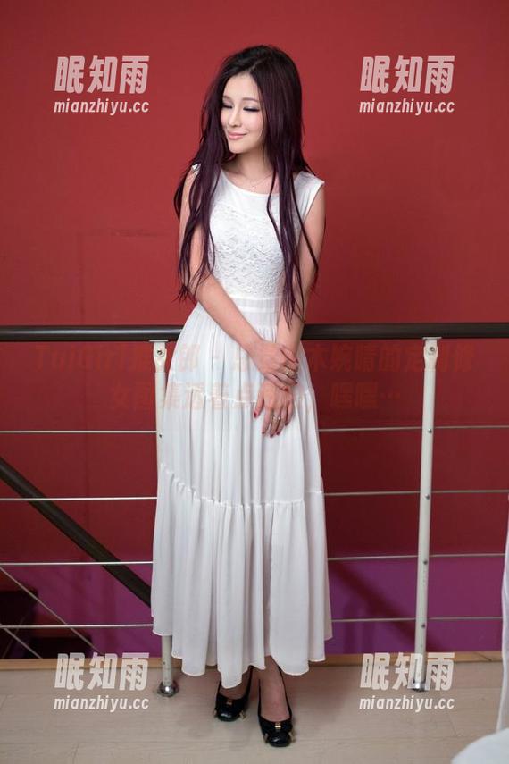 TuiGirl推女郎-木婉晴 TuiGirl推女郎 - 总觉得木婉晴的定制修女图集透着点违和,嘿嘿…