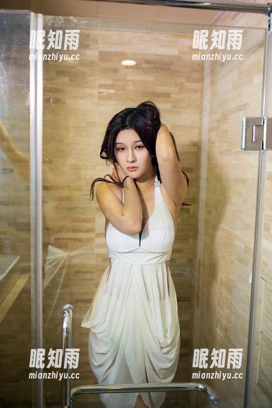 TuiGirl推女郎-胡允儿 TuiGirl推女郎 - 注意:胡允儿的短裤写真集,可能会导致腿部玻璃心!