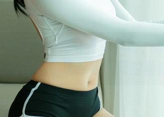 UGirls尤果网 - 秘书并不单调,布莱尔昆娜的图包精选给你不同的看法