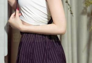 UGirls尤果网 – 李颜儿最新图包升级，秘密悄悄出来透透气。
