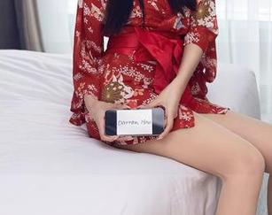 Xiuren秀人网 - 周慕汐的红裙写真:她的裙子可能有超能力,时不时让我想当裙子!
