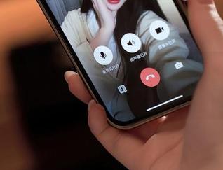 Xiuren秀人网 - 图片中的光影交错:小纯子和她的裸足,美得让人浮想联翩