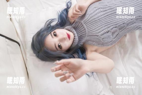 eloise软软 最新的eloise软软,河边JK套图,没想到会这么好看呐