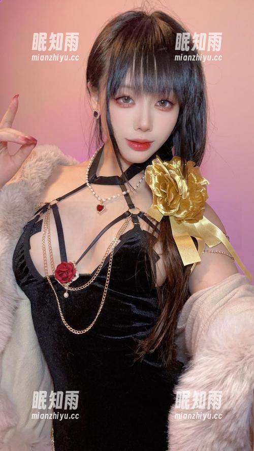九言 九言的女神风没那么光彩,图包里的无圣光反而更显真诚。