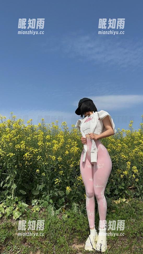 俏妞qiaoniuTT 微密圈 - 校服新解:俏妞qiaoniuTT降临,图包里总有你想不到的惊喜!