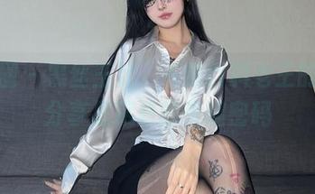 微密圈 – 黑丝玉足，卡通百科老王的图集分享里藏着的美腿密码