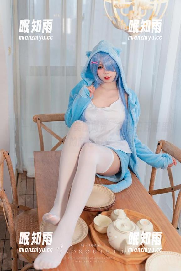 咬一口兔娘 咬一口兔娘在线美图浏览,妮可三百窟里的随性时光