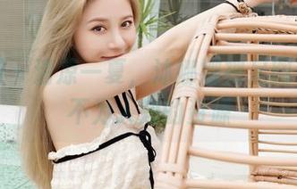 嗲囡囡 – 清凉一夏,沐娜娜裸足图包揭开不为人知的资源