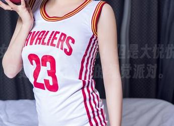 头条女神 - 泳衣?是的!但是大悦悦的图包更像一场别致的视觉派对。