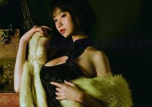 不得不说,奈汐酱Nice的大姐姐气质在这私房图集中展露无遗,过目不忘。