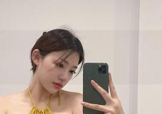 微密圈 – 奶宝妹纸穿上红裙，看来下载它已经是个不可逆的决定