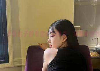 微密圈 – 小优优子的私房长腿图集，角度和曲线的冒险