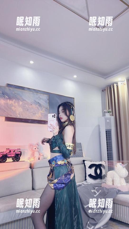 户外小小奶瓶儿——原图大咖秀，衣服还是该先穿上？