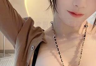 微密圈 – 小玉吃果冻全套职业装，写真里那条裙子的曲线，是我心中一直未解的“编码”啊！