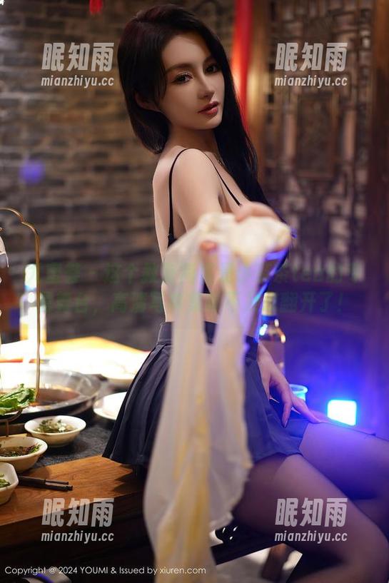 尤蜜荟-小茶茶tea 尤蜜荟 - 这个教室简直是小茶茶tea的专属舞台,高清写真集等不及想翻开了!