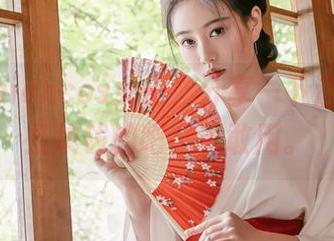年年Nniancos女王，分享一下这妆容是几块钱的吧，真敢用。