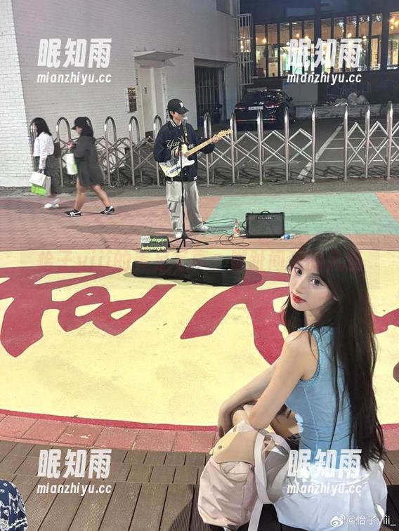怡子yiii 怡子yiii的美足写真:脚趾间藏的风情