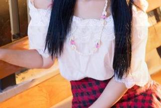 推女神 – 高清图片记录王语纯用套装演绎的种种姿态，完全把我甜到了，哈哈。