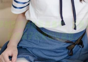 在森萝财团的白丝写真集中，发现了无尽的被袜子约束的可能性。
