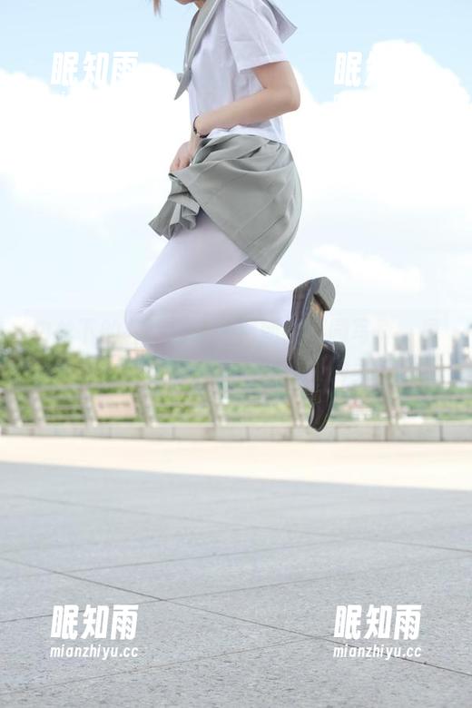森萝财团 白丝下的轻盈:森萝财团的游园写真,原图直击心底那点丝丝缕缕的美好