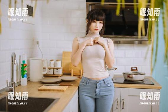 汪知子 当汪知子登场,职业装与轻松感的照片,能否不让人侧目?