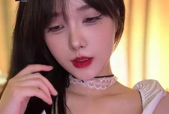 微密圈 – 每一张图集都有琳铛铛的“凉皮兔子装”,不小心掉落的心思,你也发现了吗?