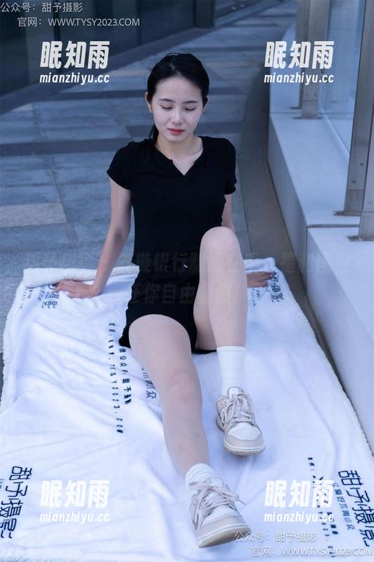 甜予摄影 - 璇璇银行制服在手，福利图包任你自由翻阅！