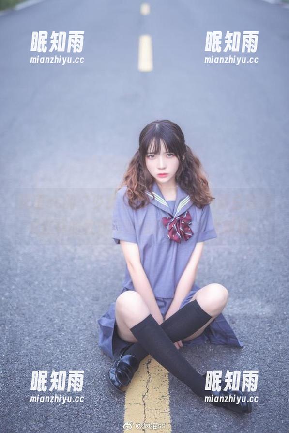 疯猫ss 疯猫ss的“少女衣橱”,我真不明白连体衣这样的款式有啥意思?原图太刺激。