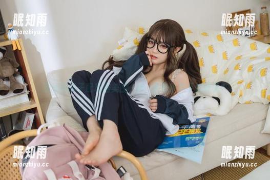神沢永莉 灰丝花裙子配私房美图,神沢永莉你真不怕被说?