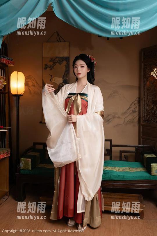 秀人网-e宝小野猫 秀人网 - 免费福利!快来翻e宝小野猫的比基尼图册,撩个遍