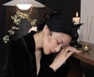 秀人网 - 颠覆常规:唐宁宁的天台高清作品集,时光停驻