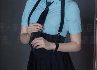 秀人网 – 李丽莎的裸足，来自大自然的写真报告，只为了让鞋子感到不被重视！