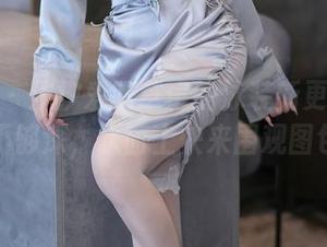 秀人网 - 汐汐爱吃草莓的泳装新更新!潜水不够深,水面上快来围观图包!