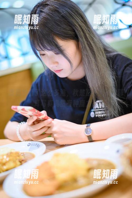 我居然看了这么多遍，秋楚楚不秃头的猫耳写真竟然有种魔力？