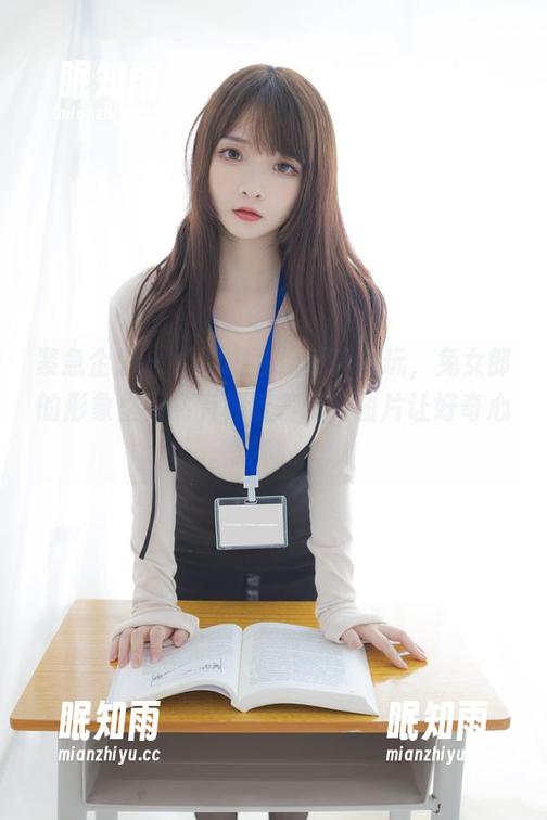 紧急企划 - 樱樱樱可你可真会玩，兔女郎的形象里果然有种反差萌，图片让好奇心爆棚。
