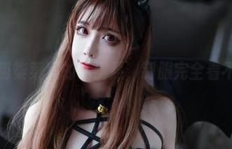 模特翎柒菜菜的私房照，制服完全看不腻！
