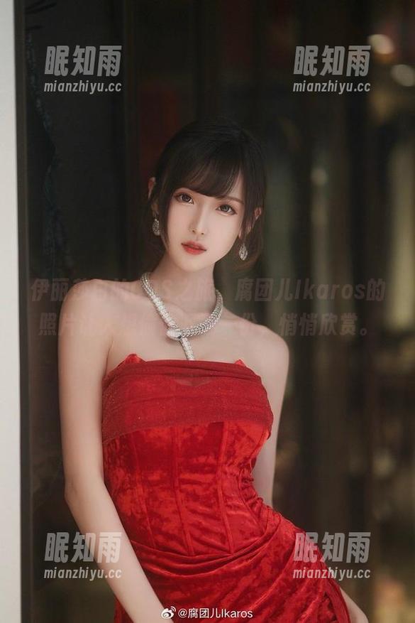 腐团儿Ikaros 伊丽莎白的COS之旅,腐团儿Ikaros的照片让人想偷偷下载一份,悄悄欣赏。