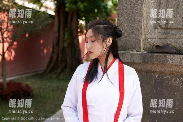 蜜桃社-唐佳怡 蜜桃社 - 教室风格转变,唐佳怡的分享图包看完好想找个教室照片!