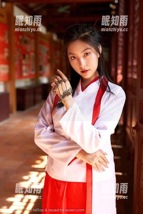 蜜桃社-杏子 蜜桃社 - 杏子来了,免费下载她的纯白照片,白得不要太惹人爱