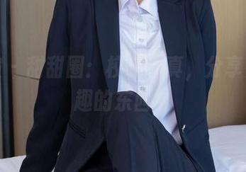 袜啵啵 – 甜甜圈:校服写真,分享点更有趣的东西吧