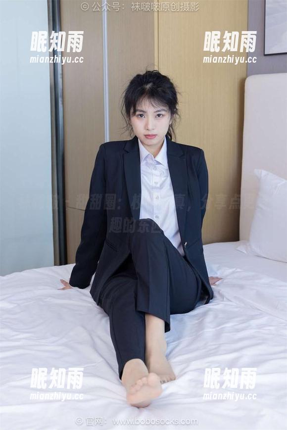 袜啵啵-甜甜圈 袜啵啵 - 甜甜圈:校服写真,分享点更有趣的东西吧