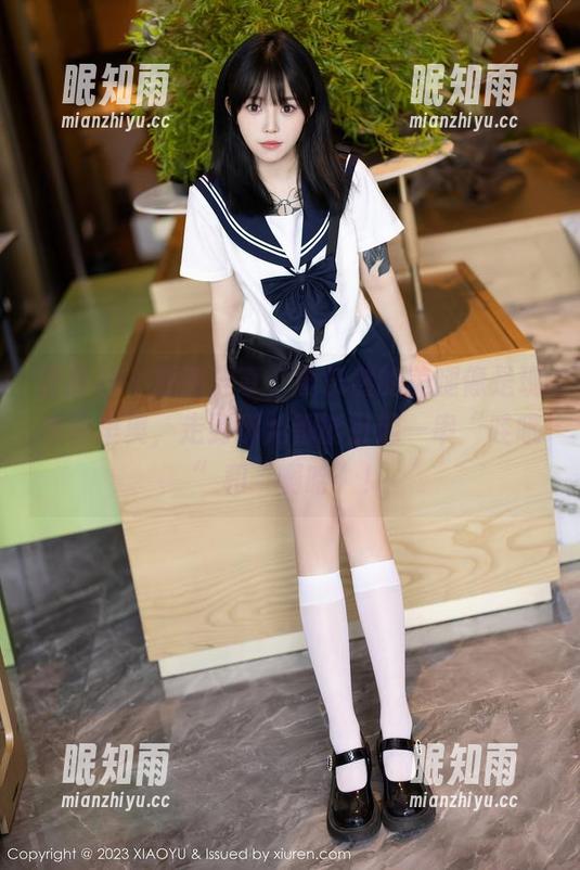 语画界-黄乐然 语画界 - 原图分享,黄乐然的美腿像是现代马里奥,走到哪儿都能引起一串“哇哦”和“啊哈”!